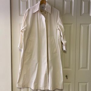 Zara trench coat white color xs